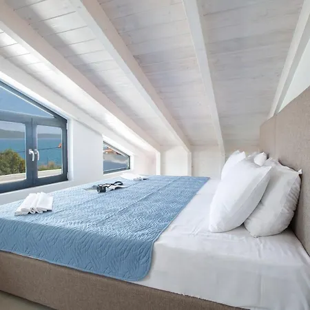 The Lefkadian Collection G And N